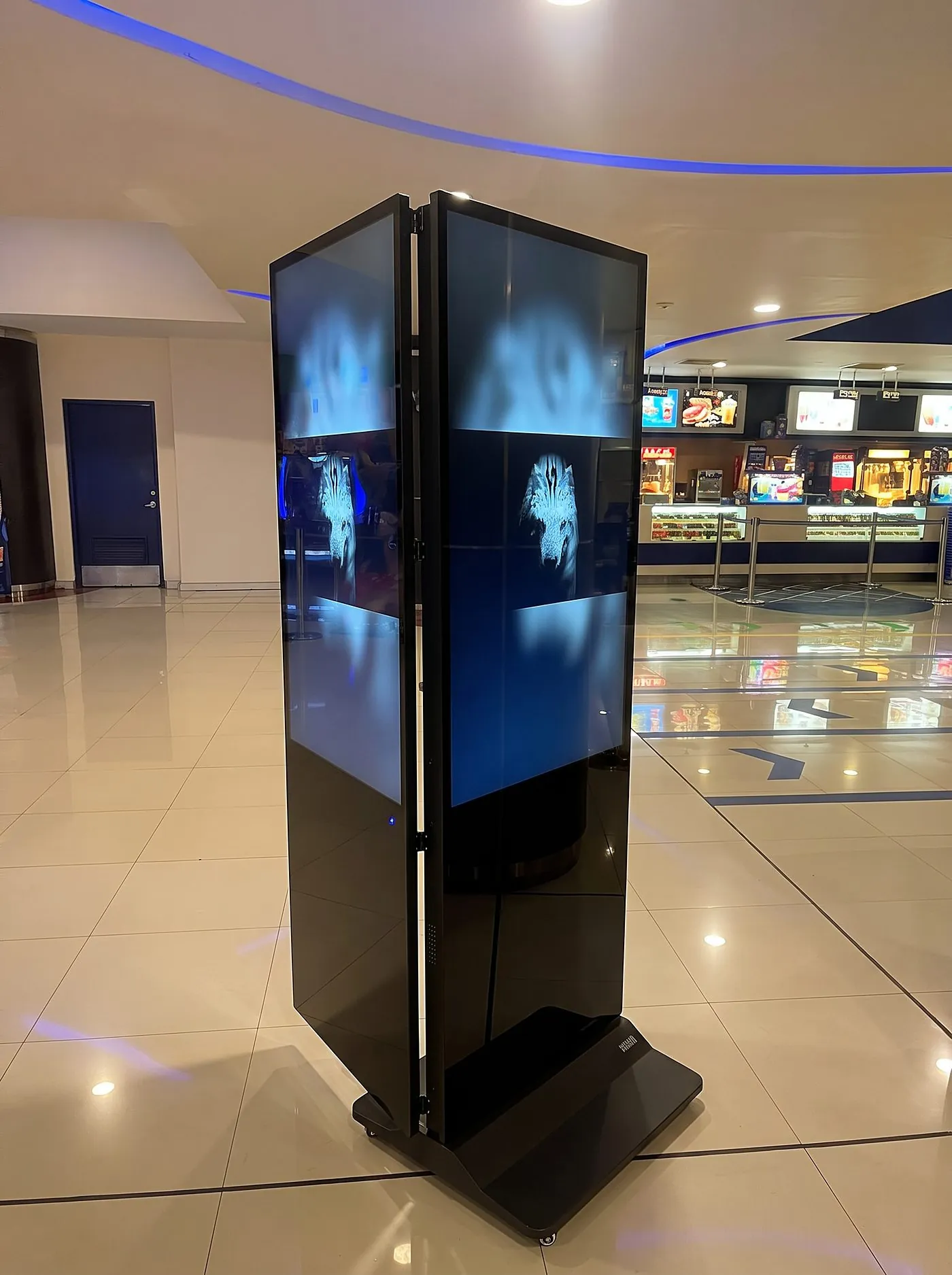 Mupis LCD de doble cara en Cinépolis